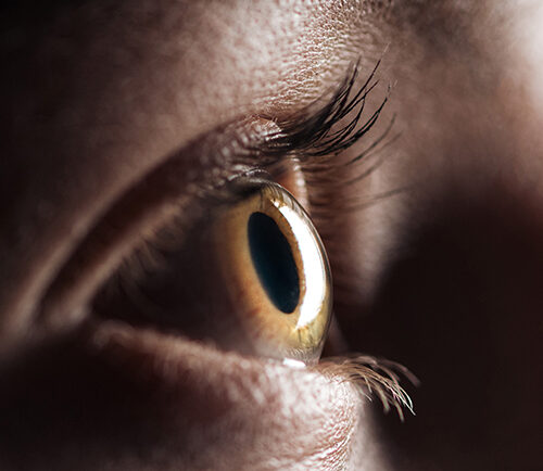 Laserowy lifting powiek Warszawa – na czym opiera się i dla jakiego typu klientów jest zalecany?